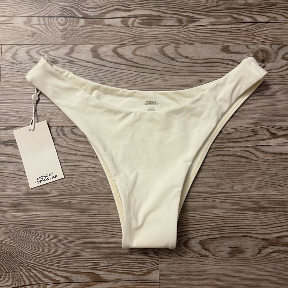 NWT Monday Swimwear Ivory Byron a bottom sz M
